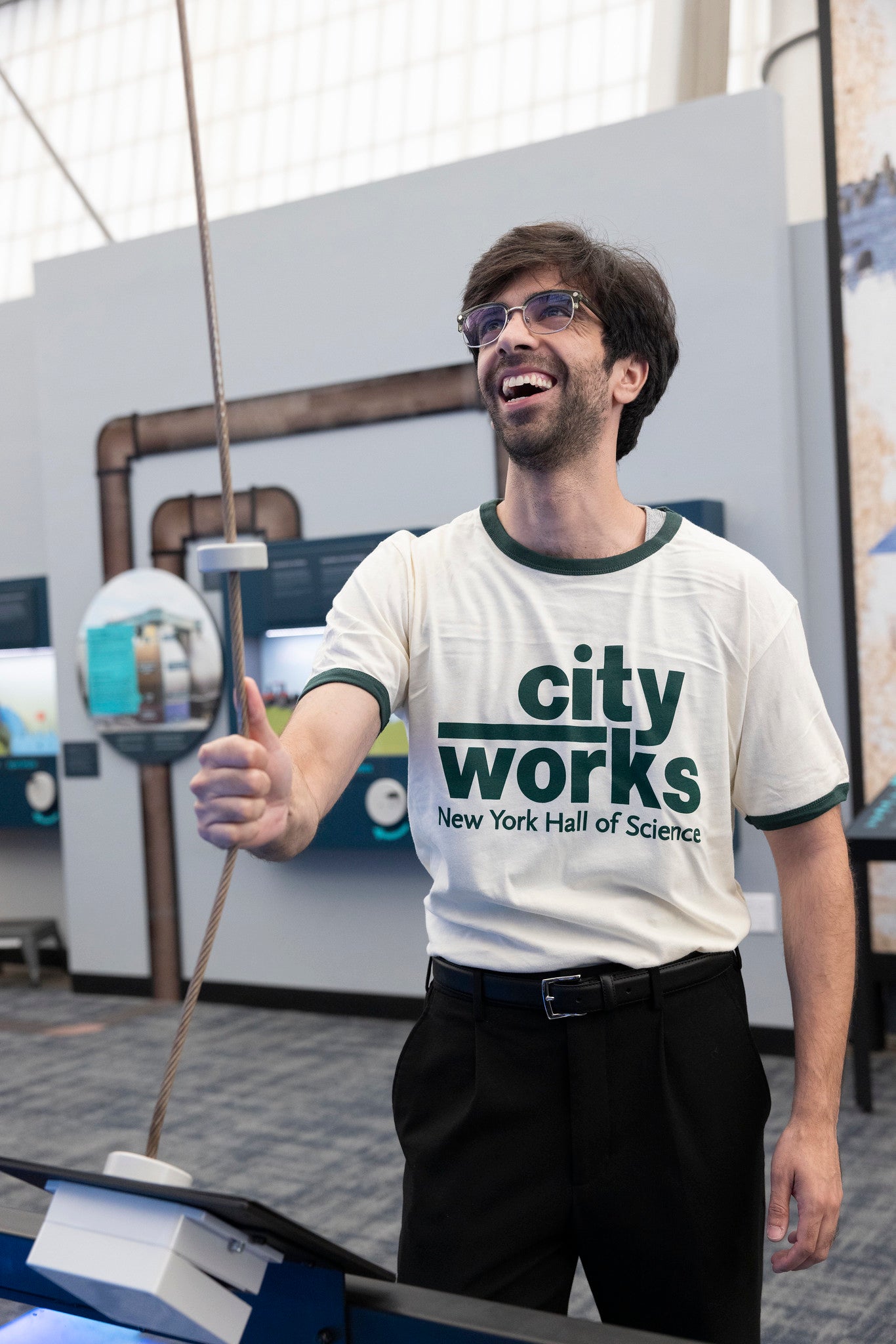 Camiseta THINK del Salón de Ciencias de Nueva York