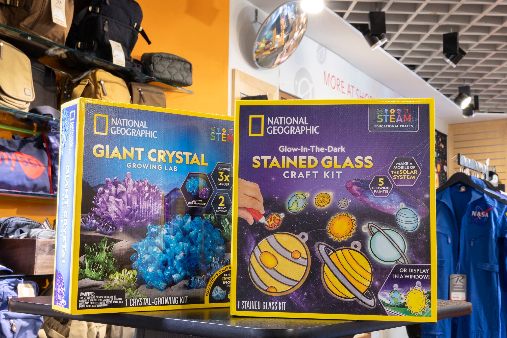National Geographic: Glow In The Dark Stained Glass Kit