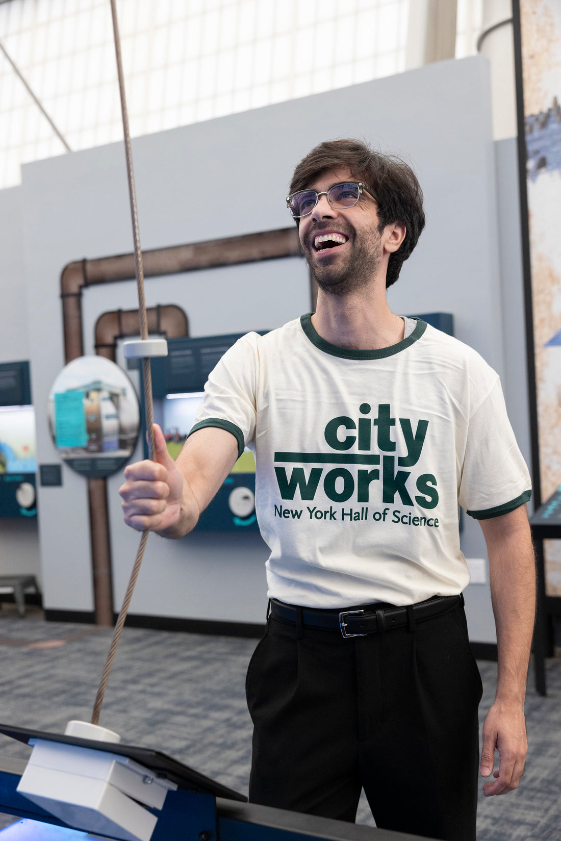 Camiseta THINK del Salón de Ciencias de Nueva York