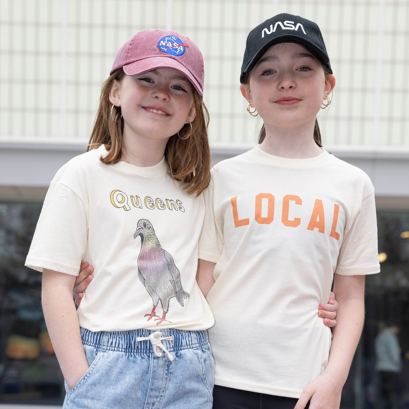 Gorra de perfil bajo con logotipo de gusano de la NASA - Negro