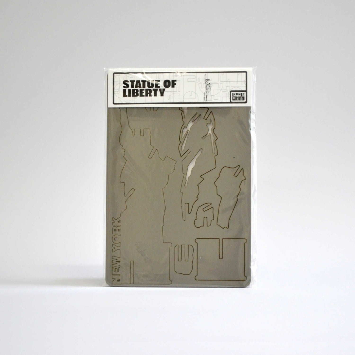 Package for the Statue of Liberty wooden puzzle toy in celephane