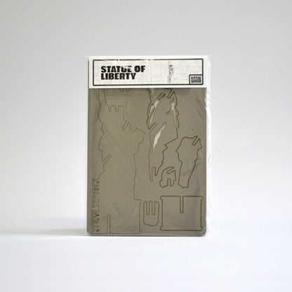 Package for the Statue of Liberty wooden puzzle toy in celephane